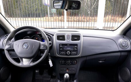 Renault Sandero II рестайлинг, 2017 год, 899 000 рублей, 10 фотография