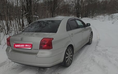 Toyota Avensis III рестайлинг, 2005 год, 650 000 рублей, 2 фотография
