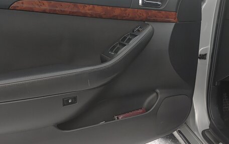 Toyota Avensis III рестайлинг, 2005 год, 650 000 рублей, 13 фотография