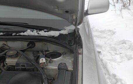 Toyota Avensis III рестайлинг, 2005 год, 650 000 рублей, 20 фотография