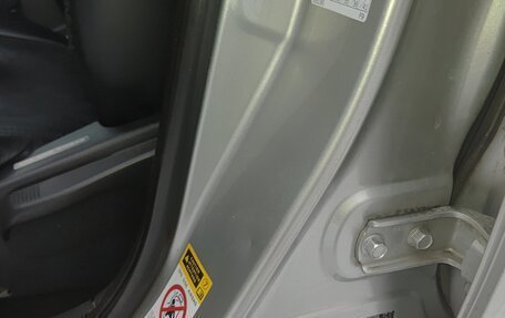 Toyota Avensis III рестайлинг, 2005 год, 650 000 рублей, 31 фотография