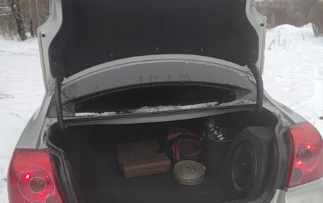 Toyota Avensis III рестайлинг, 2005 год, 650 000 рублей, 26 фотография