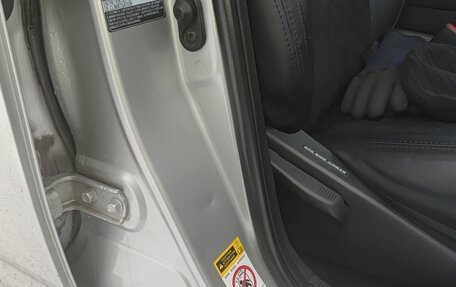 Toyota Avensis III рестайлинг, 2005 год, 650 000 рублей, 24 фотография