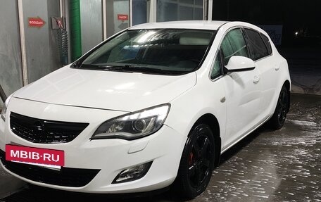 Opel Astra J, 2010 год, 600 000 рублей, 2 фотография
