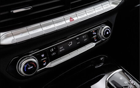 FAW Bestune T77, 2024 год, 2 099 000 рублей, 13 фотография