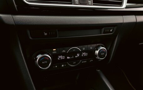 Mazda 3, 2016 год, 1 365 000 рублей, 15 фотография