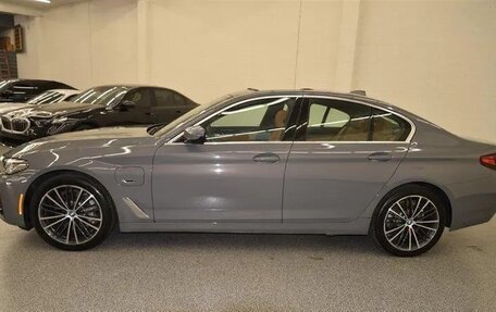 BMW 5 серия, 2022 год, 5 500 000 рублей, 2 фотография