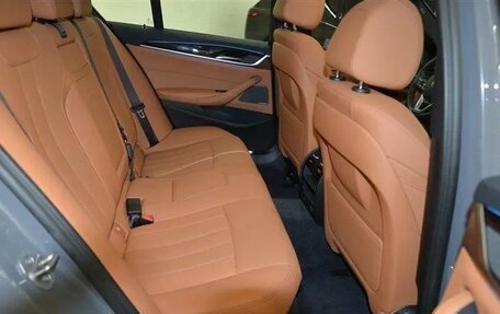 BMW 5 серия, 2022 год, 5 500 000 рублей, 38 фотография