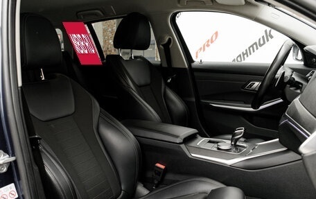 BMW 3 серия, 2019 год, 3 590 000 рублей, 15 фотография