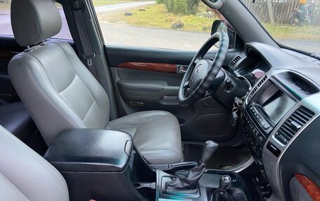 Toyota Land Cruiser Prado 120 рестайлинг, 2004 год, 1 570 000 рублей, 13 фотография