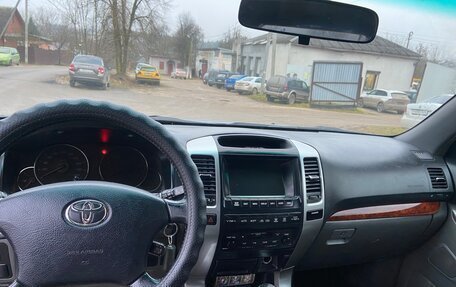 Toyota Land Cruiser Prado 120 рестайлинг, 2004 год, 1 570 000 рублей, 10 фотография