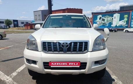Toyota Land Cruiser Prado 120 рестайлинг, 2005 год, 2 200 000 рублей, 2 фотография