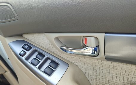 Toyota Land Cruiser Prado 120 рестайлинг, 2005 год, 2 200 000 рублей, 19 фотография