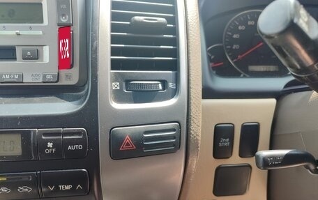 Toyota Land Cruiser Prado 120 рестайлинг, 2005 год, 2 200 000 рублей, 17 фотография