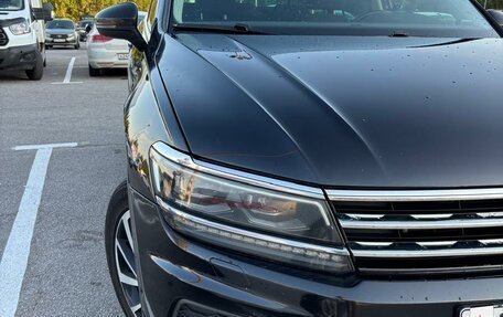 Volkswagen Tiguan II, 2018 год, 2 300 000 рублей, 2 фотография