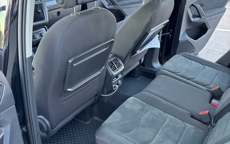 Volkswagen Tiguan II, 2018 год, 2 300 000 рублей, 14 фотография