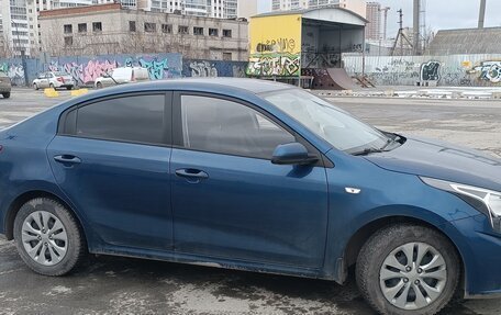 KIA Rio IV, 2022 год, 1 300 000 рублей, 2 фотография