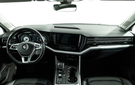 Volkswagen Touareg III, 2018 год, 4 299 700 рублей, 13 фотография