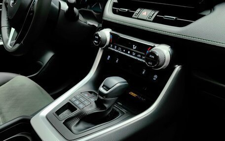 Toyota RAV4, 2025 год, 4 450 000 рублей, 23 фотография