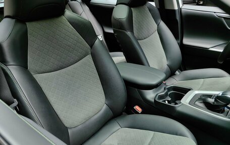 Toyota RAV4, 2025 год, 4 450 000 рублей, 31 фотография