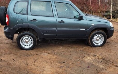 Chevrolet Niva I рестайлинг, 2016 год, 685 000 рублей, 5 фотография