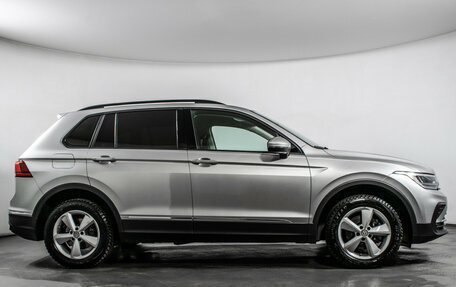 Volkswagen Tiguan II, 2021 год, 2 570 000 рублей, 4 фотография