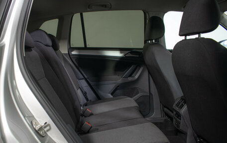 Volkswagen Tiguan II, 2021 год, 2 570 000 рублей, 10 фотография