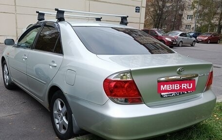 Toyota Camry V40, 2005 год, 600 000 рублей, 2 фотография