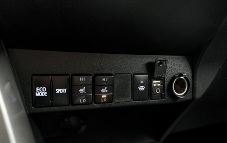 Toyota RAV4, 2016 год, 2 220 000 рублей, 23 фотография