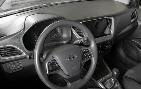 Hyundai Solaris II рестайлинг, 2018 год, 998 500 рублей, 3 фотография