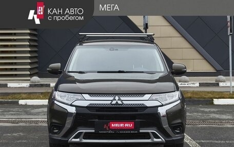 Mitsubishi Outlander III рестайлинг 3, 2019 год, 2 100 000 рублей, 3 фотография