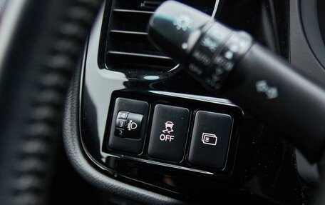 Mitsubishi Outlander III рестайлинг 3, 2019 год, 2 100 000 рублей, 11 фотография