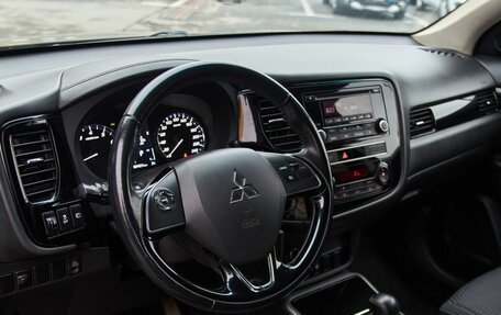 Mitsubishi Outlander III рестайлинг 3, 2019 год, 2 100 000 рублей, 12 фотография