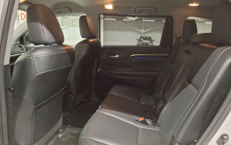 Toyota Highlander III, 2014 год, 2 999 000 рублей, 16 фотография