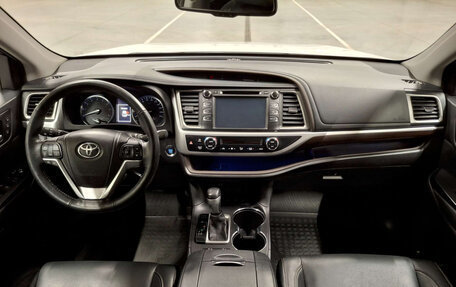 Toyota Highlander III, 2014 год, 2 999 000 рублей, 18 фотография