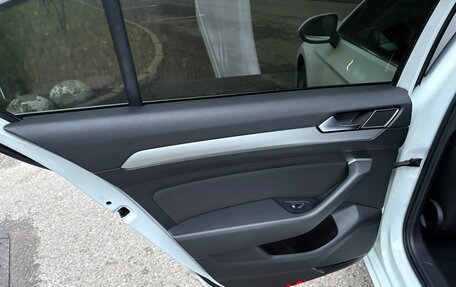 Volkswagen Passat B8 рестайлинг, 2016 год, 1 700 000 рублей, 33 фотография