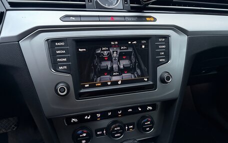 Volkswagen Passat B8 рестайлинг, 2016 год, 1 700 000 рублей, 27 фотография