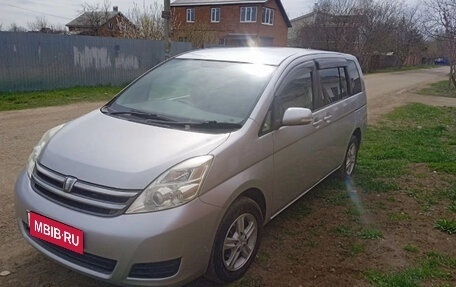 Toyota ISis I, 2007 год, 1 150 000 рублей, 1 фотография