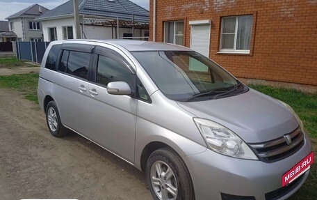 Toyota ISis I, 2007 год, 1 150 000 рублей, 2 фотография