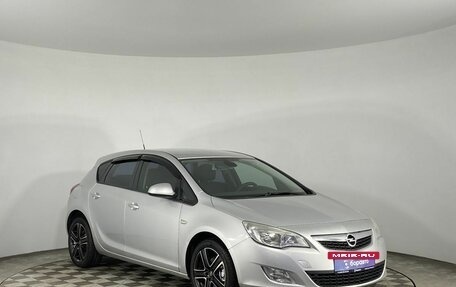 Opel Astra J, 2011 год, 645 000 рублей, 2 фотография
