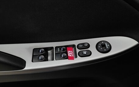 Hyundai Solaris II рестайлинг, 2015 год, 998 000 рублей, 21 фотография