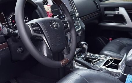 Toyota Land Cruiser 200, 2018 год, 5 500 000 рублей, 5 фотография