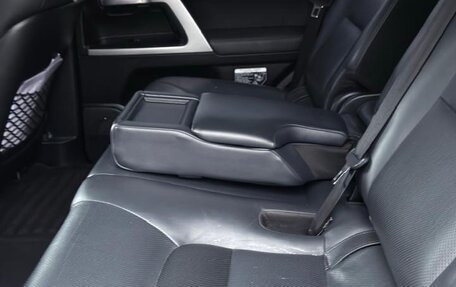 Toyota Land Cruiser 200, 2018 год, 5 500 000 рублей, 7 фотография