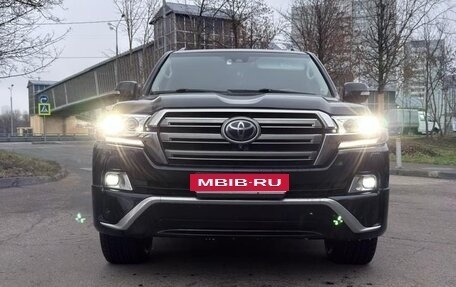 Toyota Land Cruiser 200, 2018 год, 5 500 000 рублей, 2 фотография