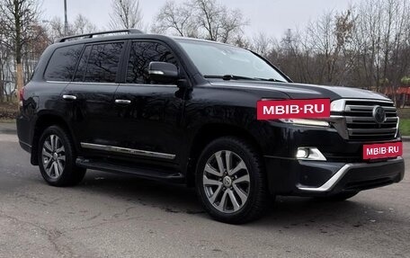 Toyota Land Cruiser 200, 2018 год, 5 500 000 рублей, 3 фотография