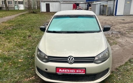 Volkswagen Polo VI (EU Market), 2014 год, 700 000 рублей, 1 фотография
