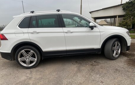 Volkswagen Tiguan II, 2017 год, 2 300 000 рублей, 4 фотография