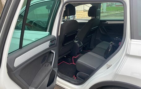 Volkswagen Tiguan II, 2017 год, 2 300 000 рублей, 17 фотография