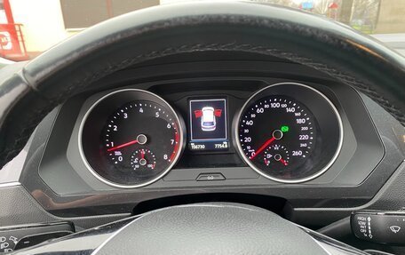 Volkswagen Tiguan II, 2017 год, 2 300 000 рублей, 24 фотография