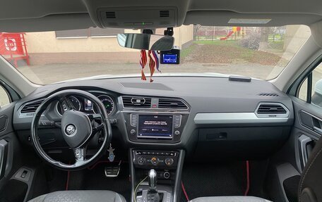 Volkswagen Tiguan II, 2017 год, 2 300 000 рублей, 21 фотография